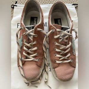 Golden goose superstar sneakers in peach/pink with rope laces